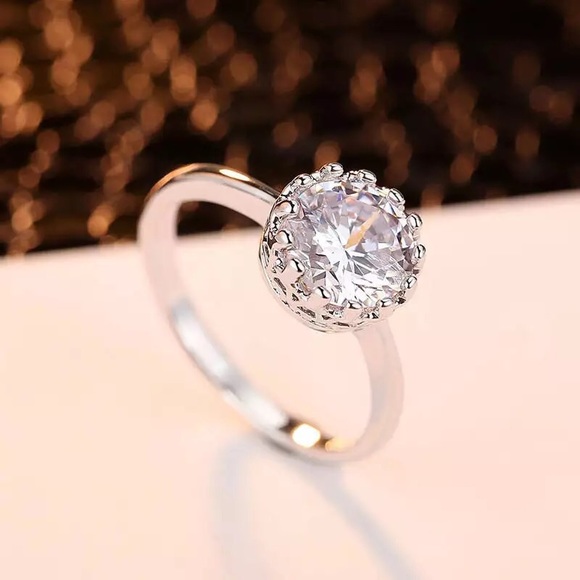 Jewelry - New crown crystal size 6 ring